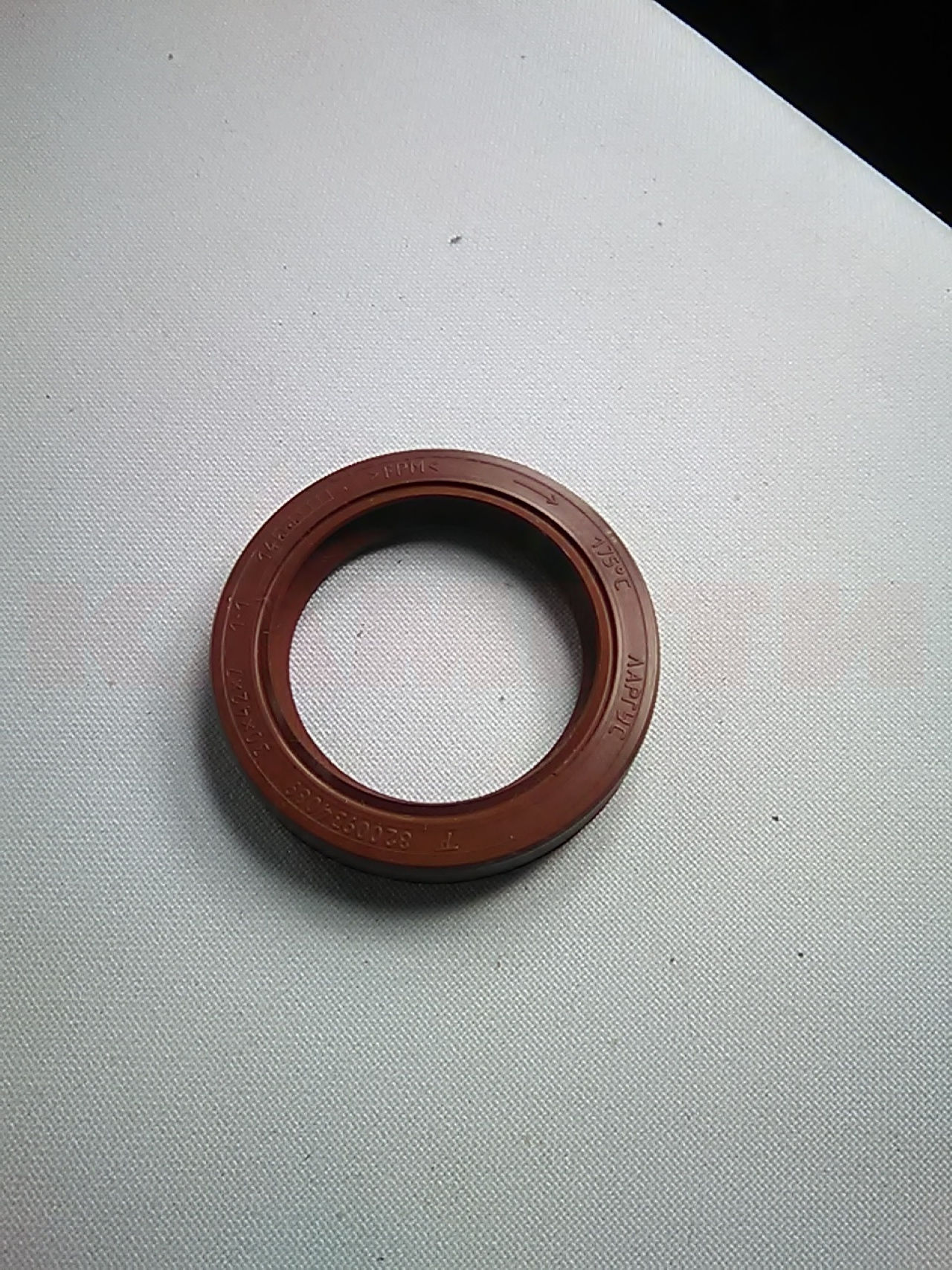 Сальник  30х42х7 распредвала LADA Largus, Renault Logan 8 кл. (Viton)